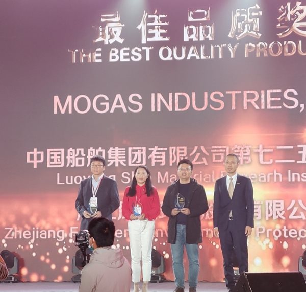 HuaYue-Award-for-Lead-Story-crop.jpg